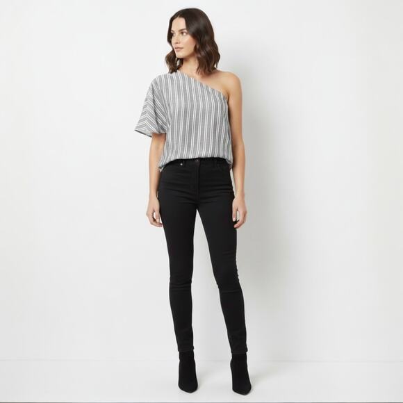 Vici One Shoulder One Shoulder Flutter Sleeve Blouse Size L - Picture 2 of 7